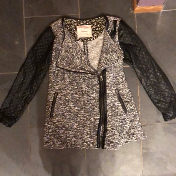 Vegan leather blazer - Picture 2 of 6